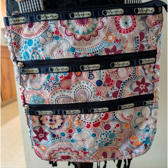 LeSportsac Crossbody - Picture 4 of 5